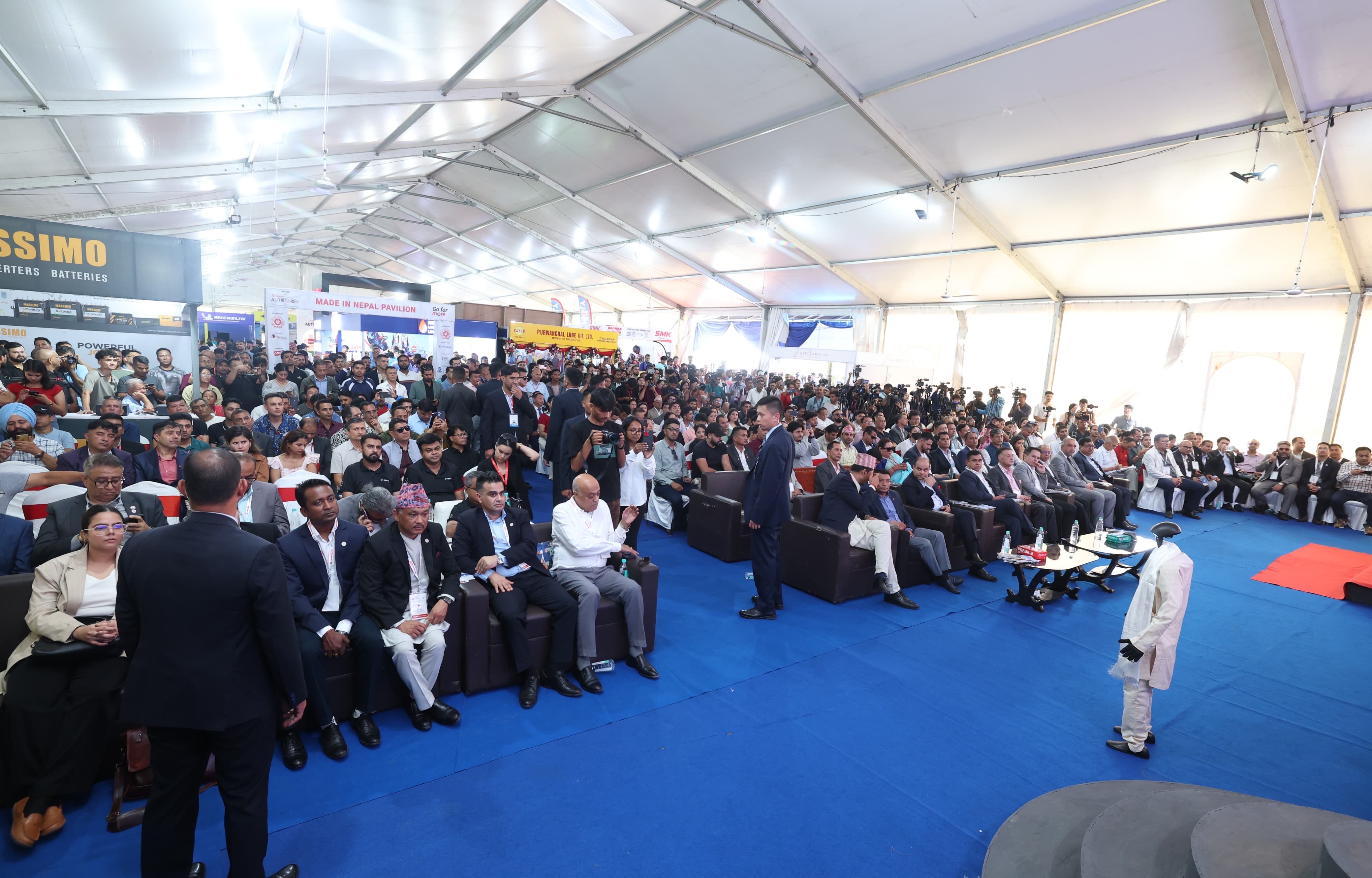 नेपालमा लगानी र काम गर्न बाधा छैन : प्रधानमन्त्री Photo 3